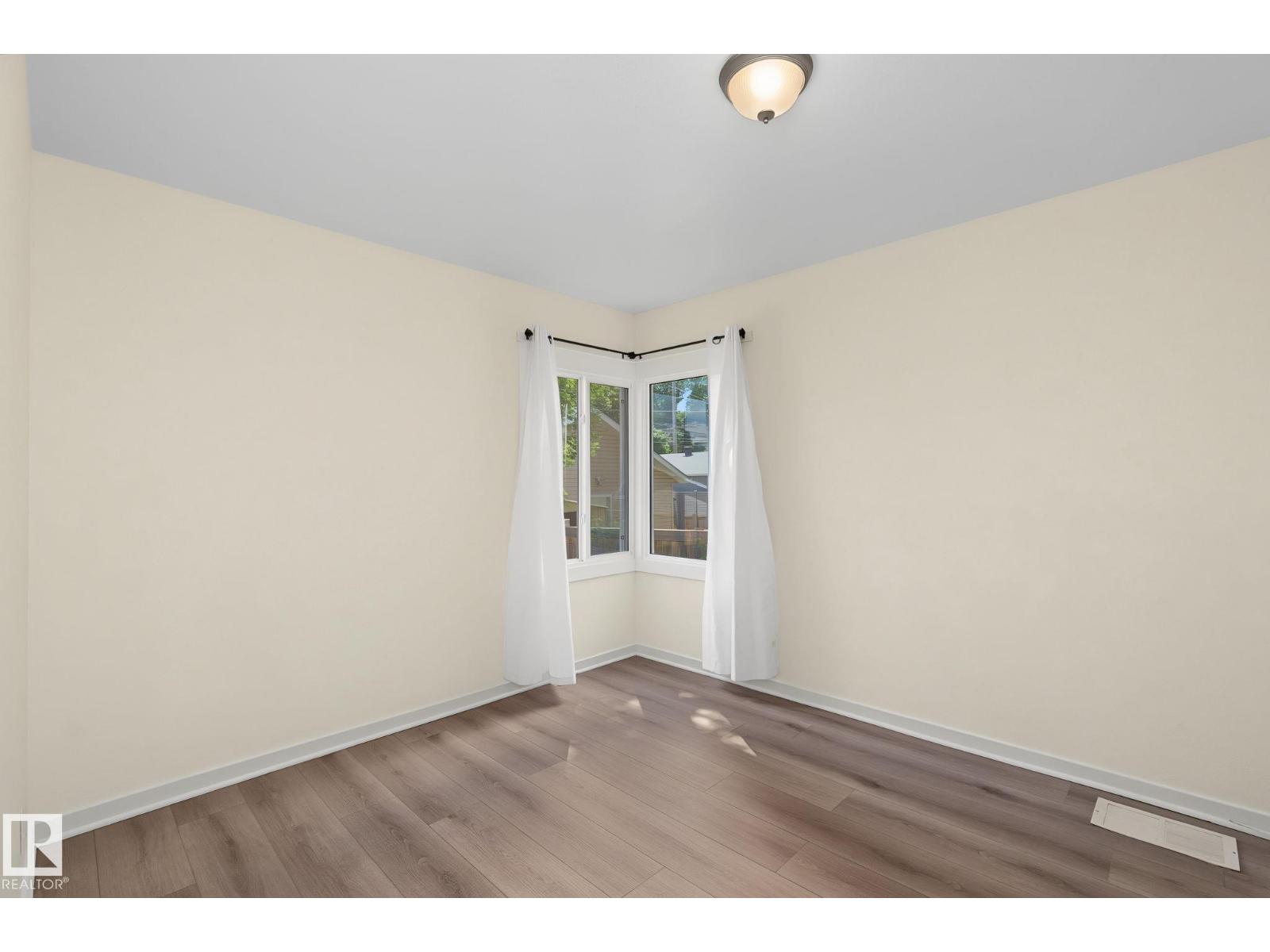 11147 78 Av Nw Property Photo 19
