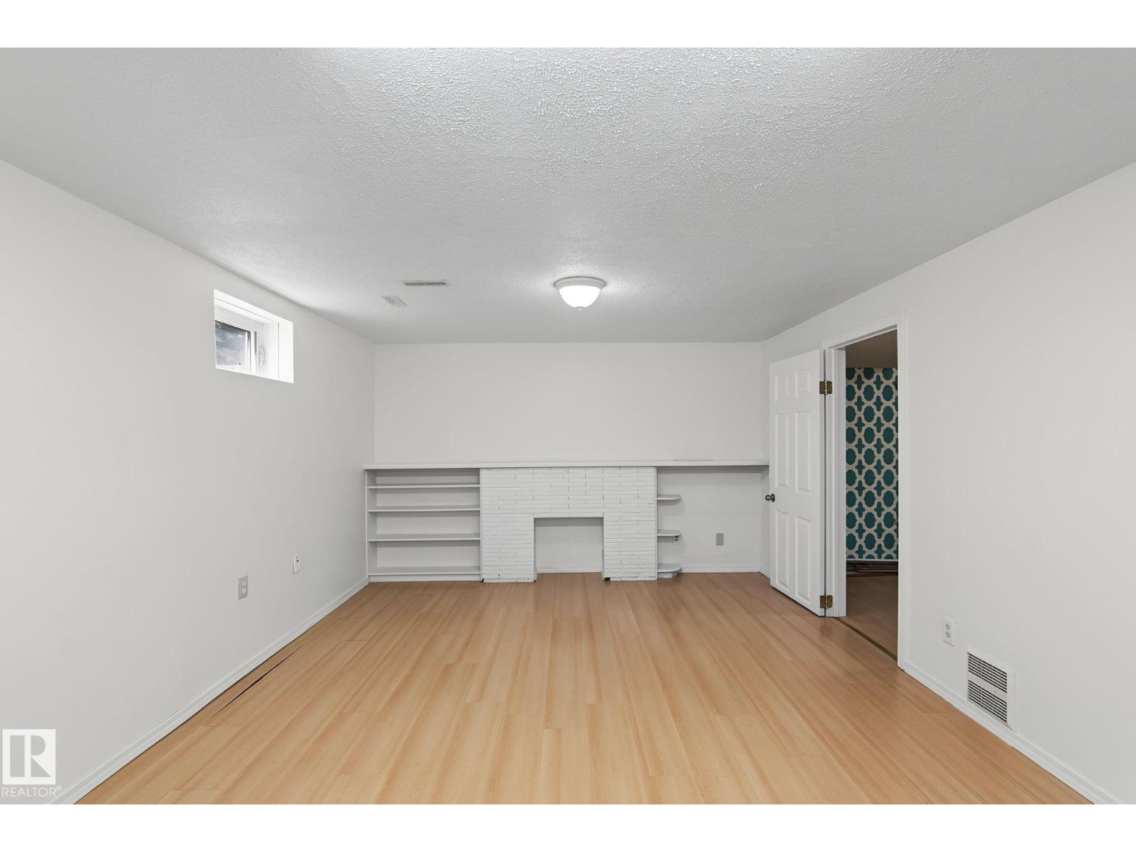11147 78 Av Nw Property Photo 37