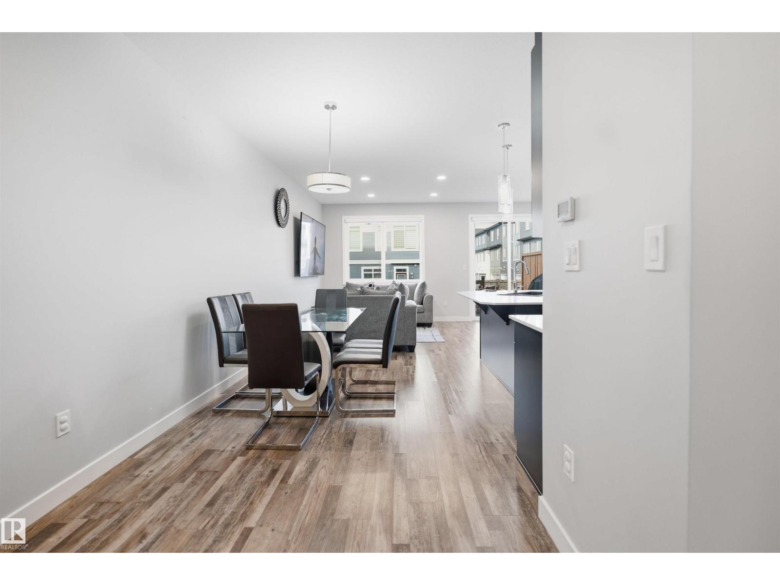 2284 Chokecherry Cl Sw Property Photo 5