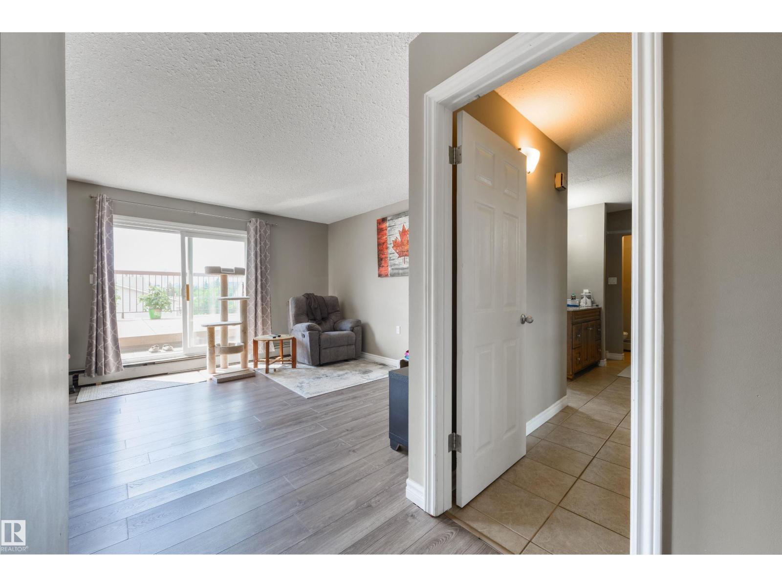 #401 11026 106 St Nw Property Photo 10