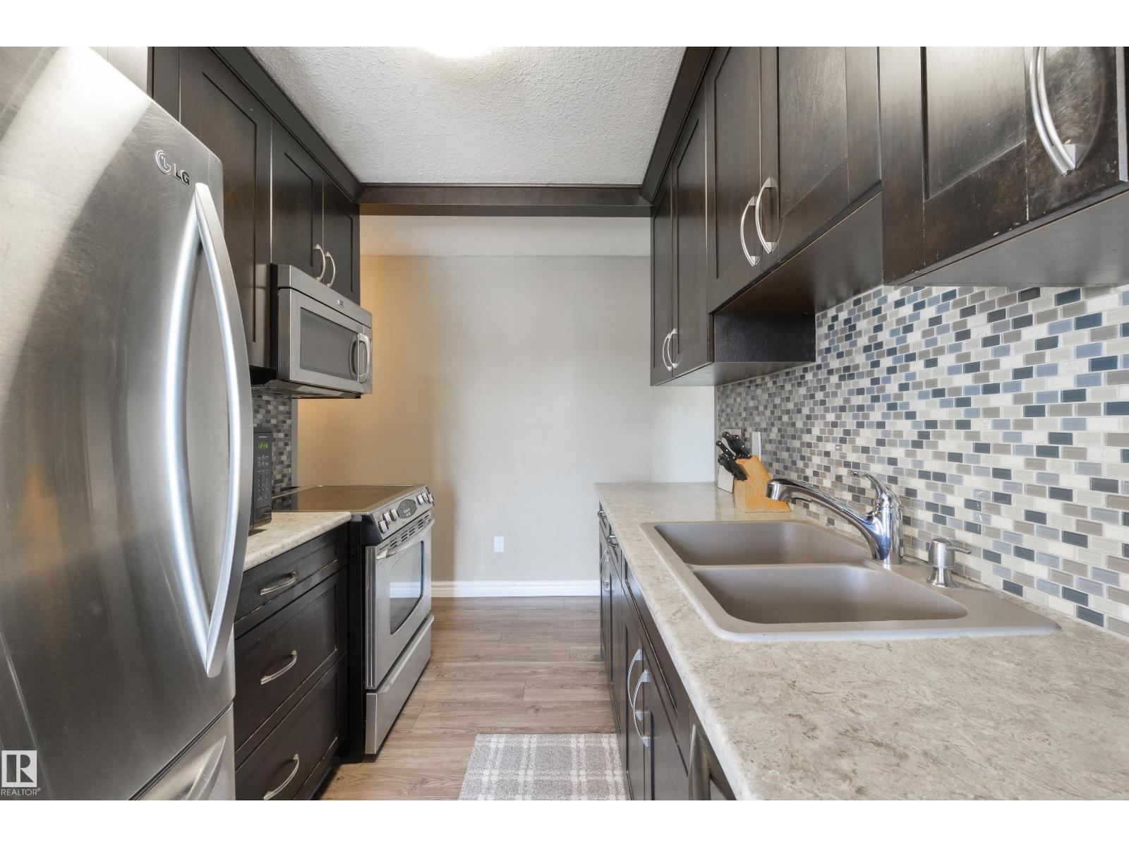 #401 11026 106 St Nw Property Photo 17