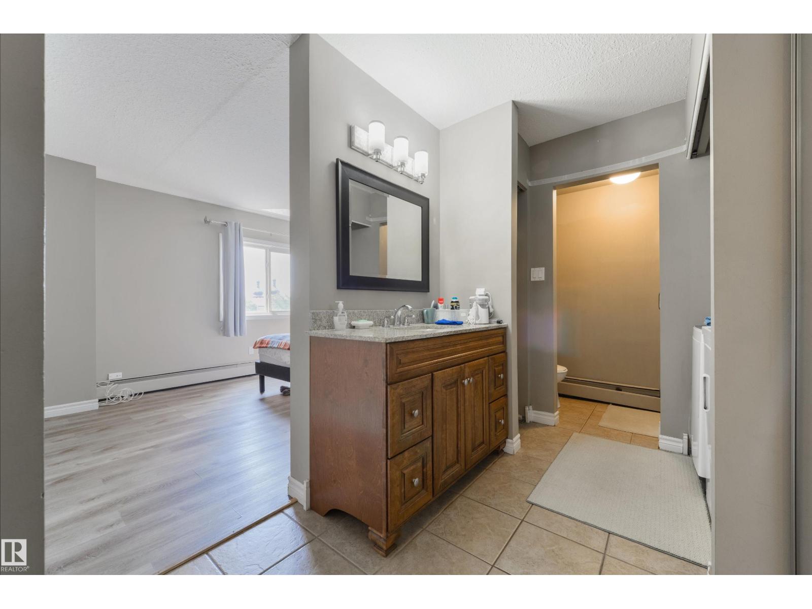 #401 11026 106 St Nw Property Photo 22