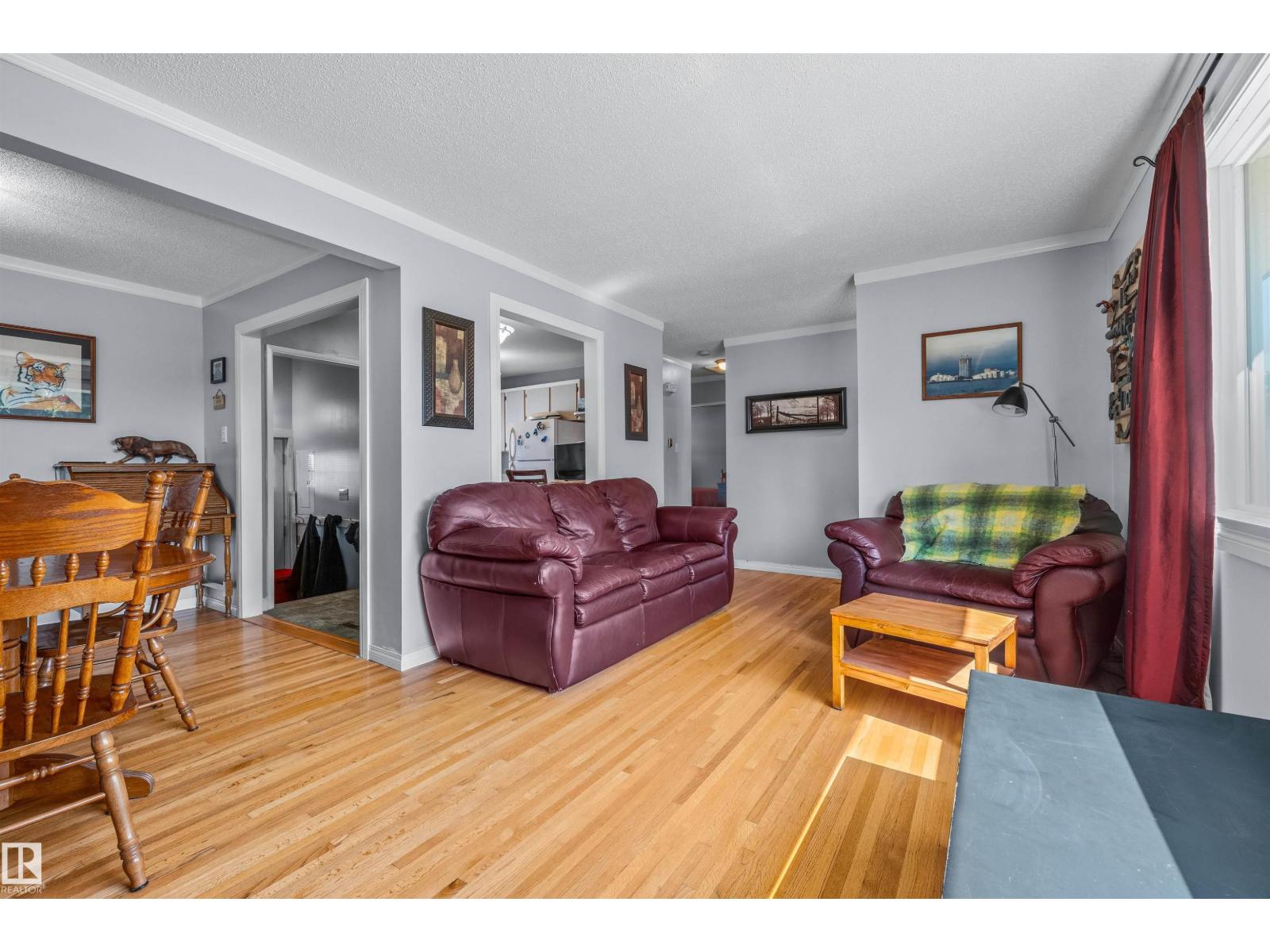 10534 163 St Nw Property Photo 7