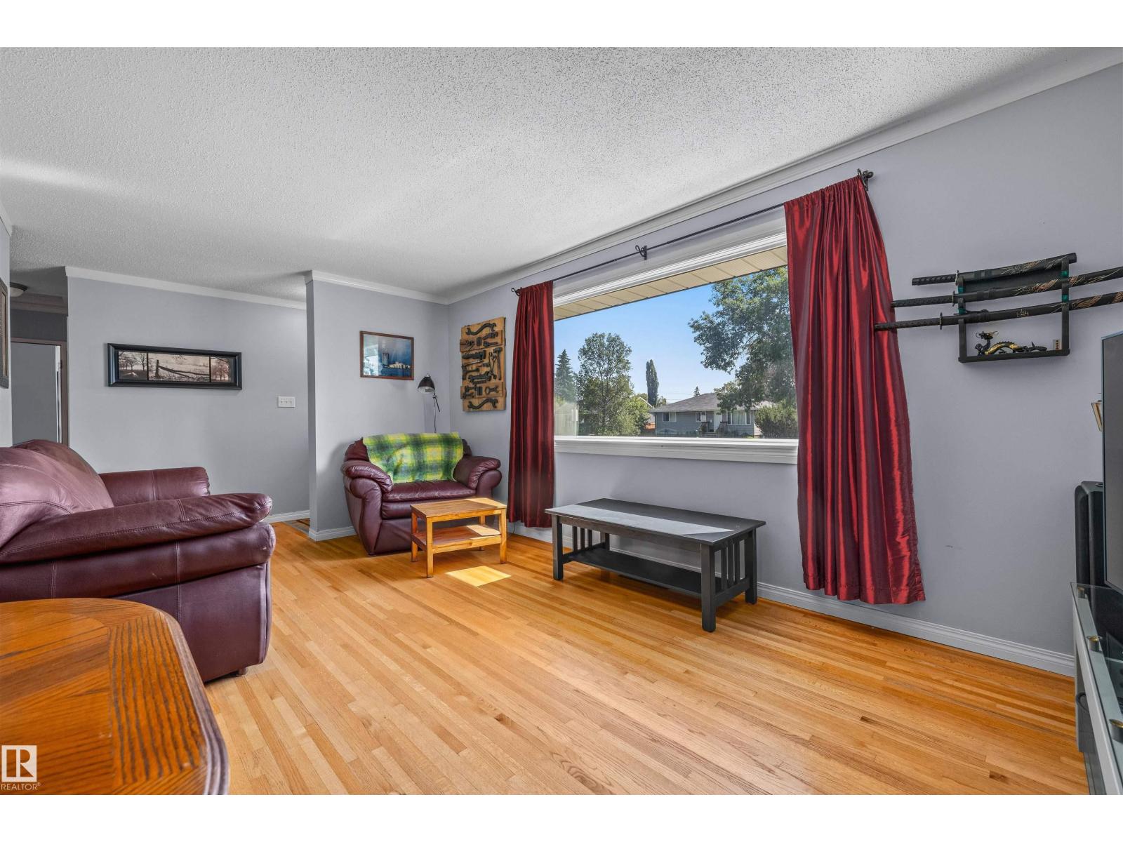 10534 163 St Nw Property Photo 8