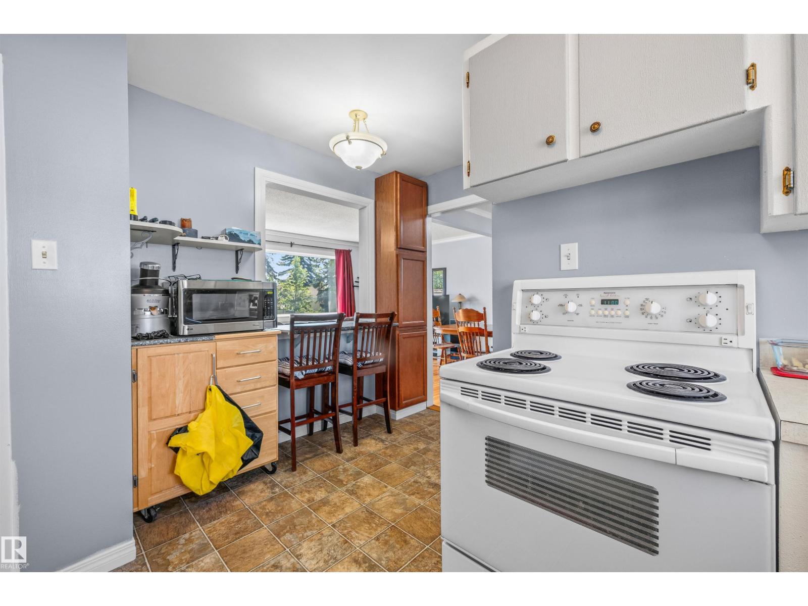 10534 163 St Nw Property Photo 14