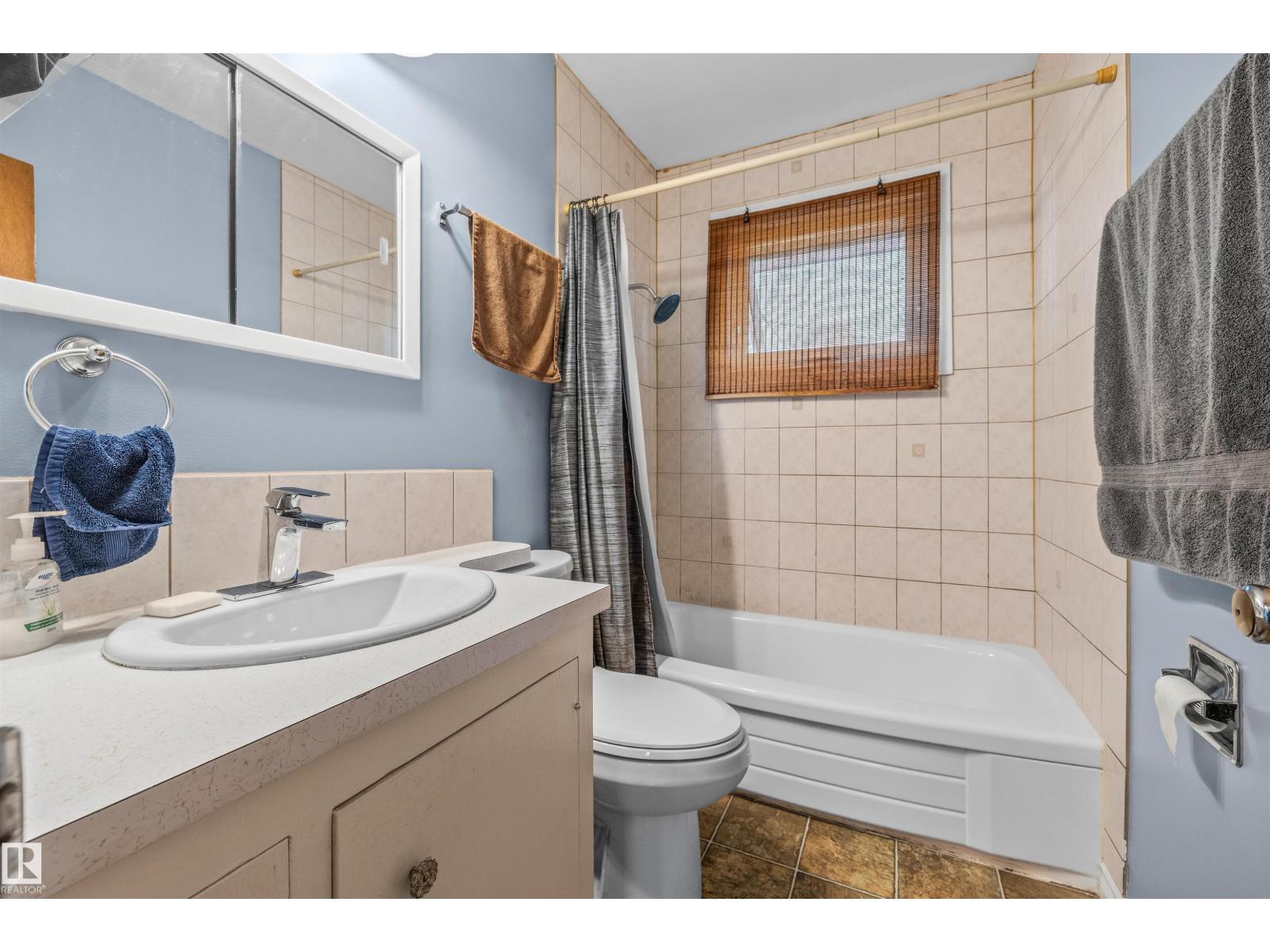 10534 163 St Nw Property Photo 18