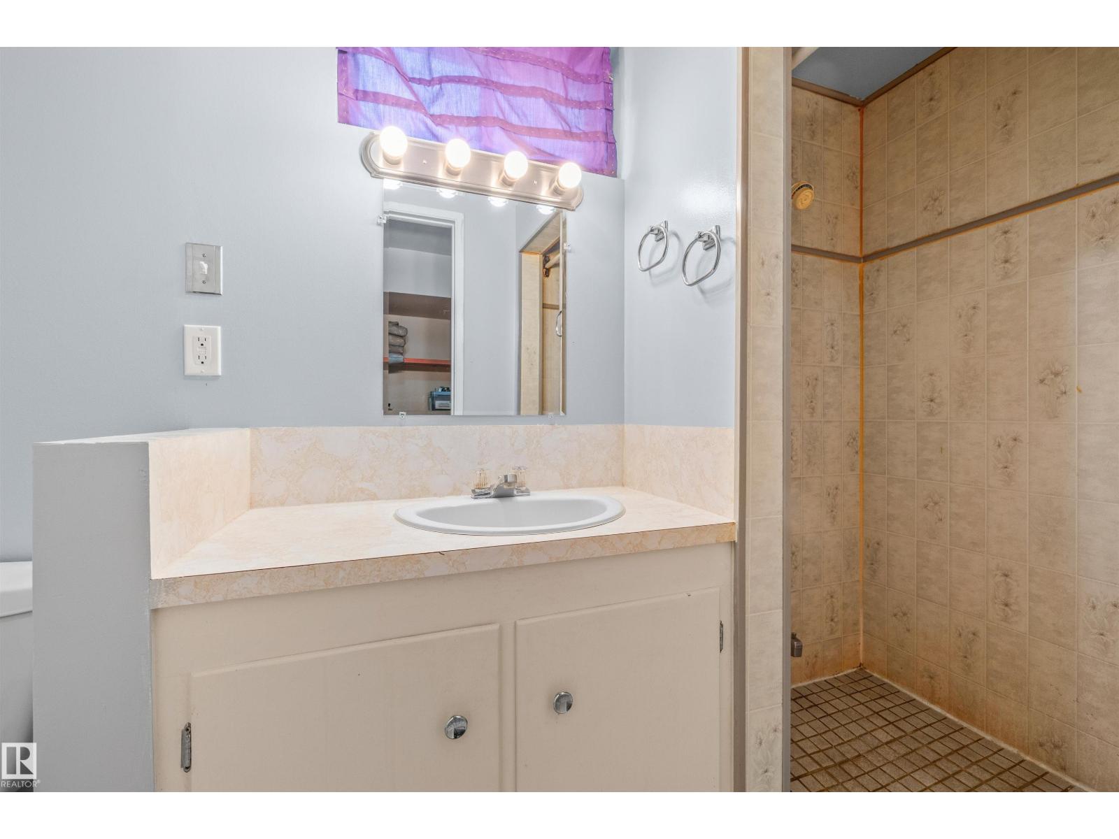 10534 163 St Nw Property Photo 31