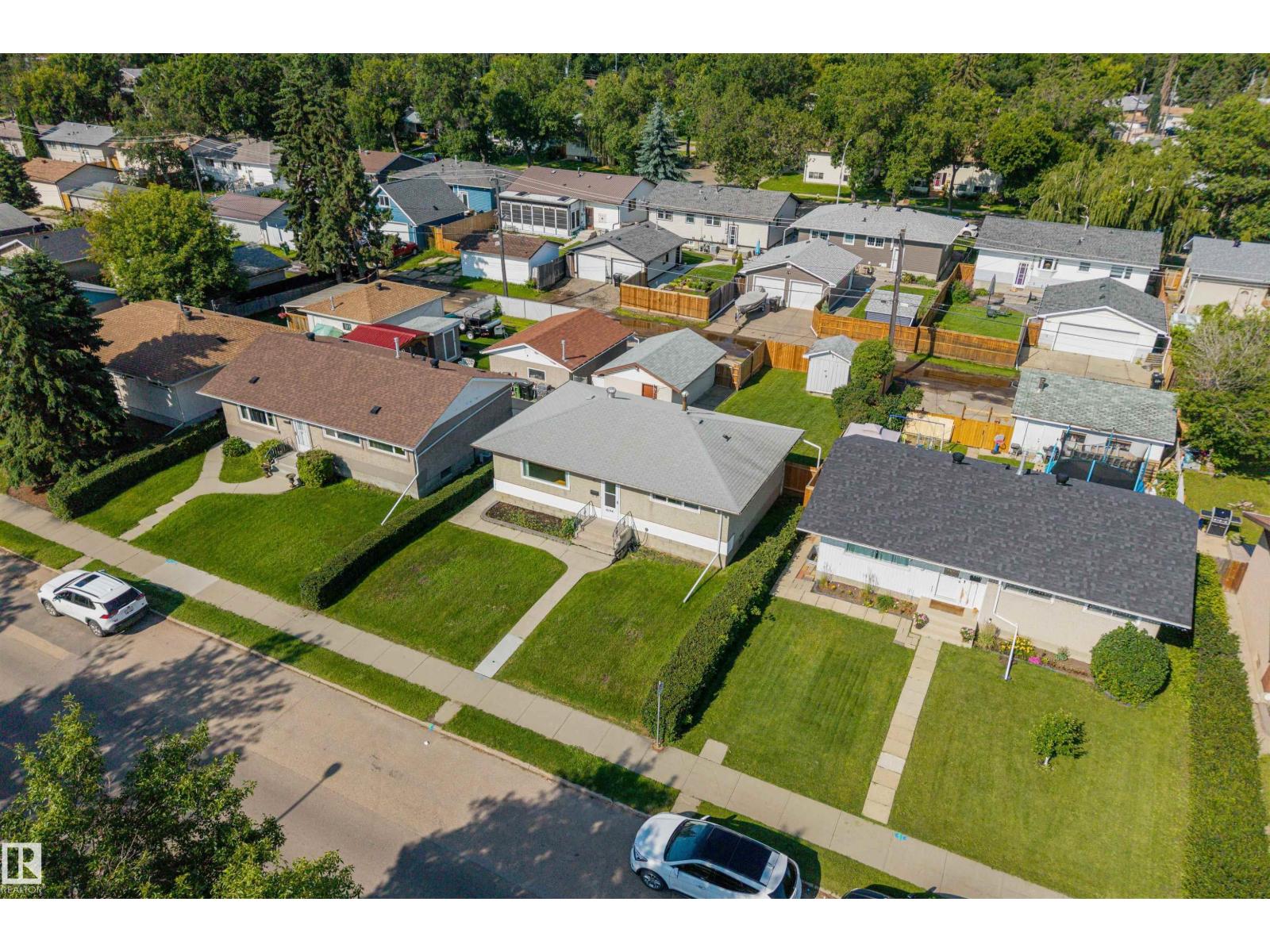 10534 163 St Nw Property Photo 40