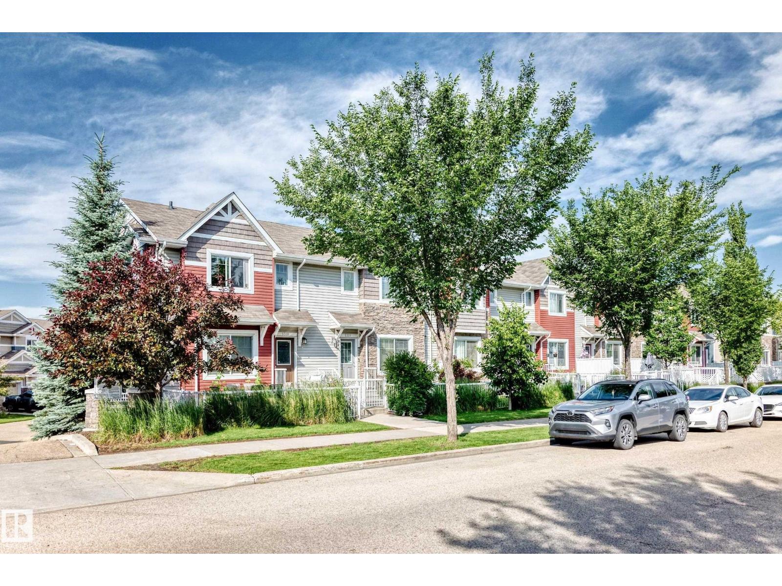 5321 3 AV SW Property Photo 1