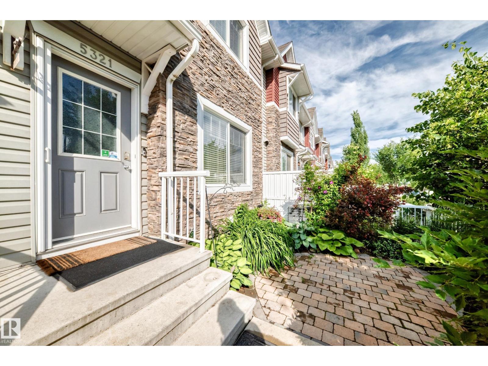 5321 3 Av Sw Property Photo 2