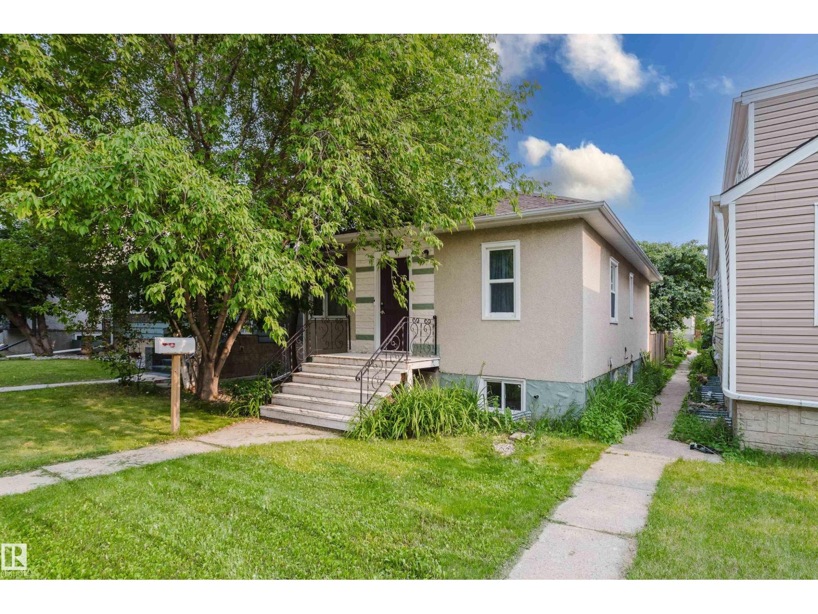 10623 76 Av Nw Property Photo 1