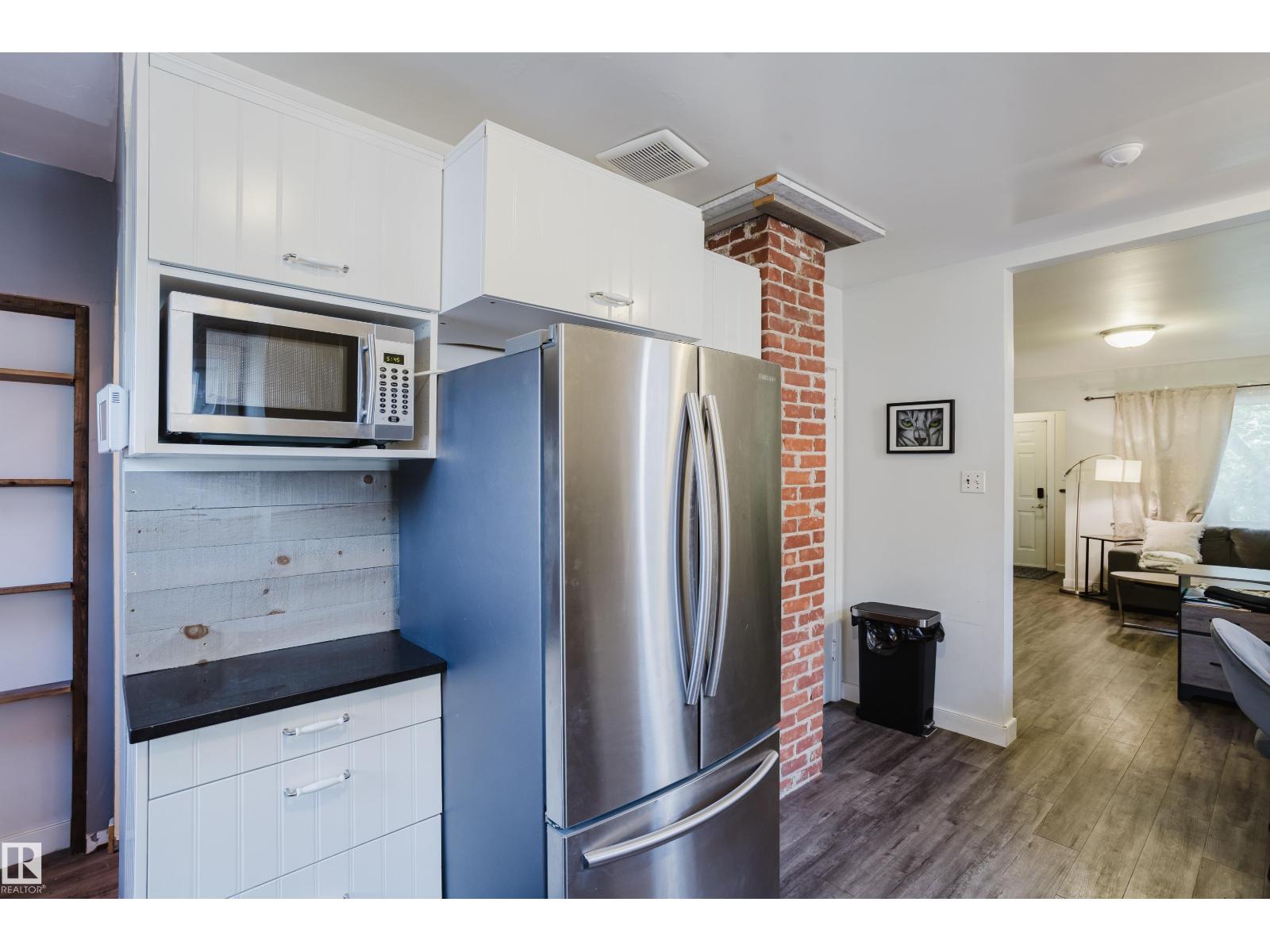 10623 76 Av Nw Property Photo 14