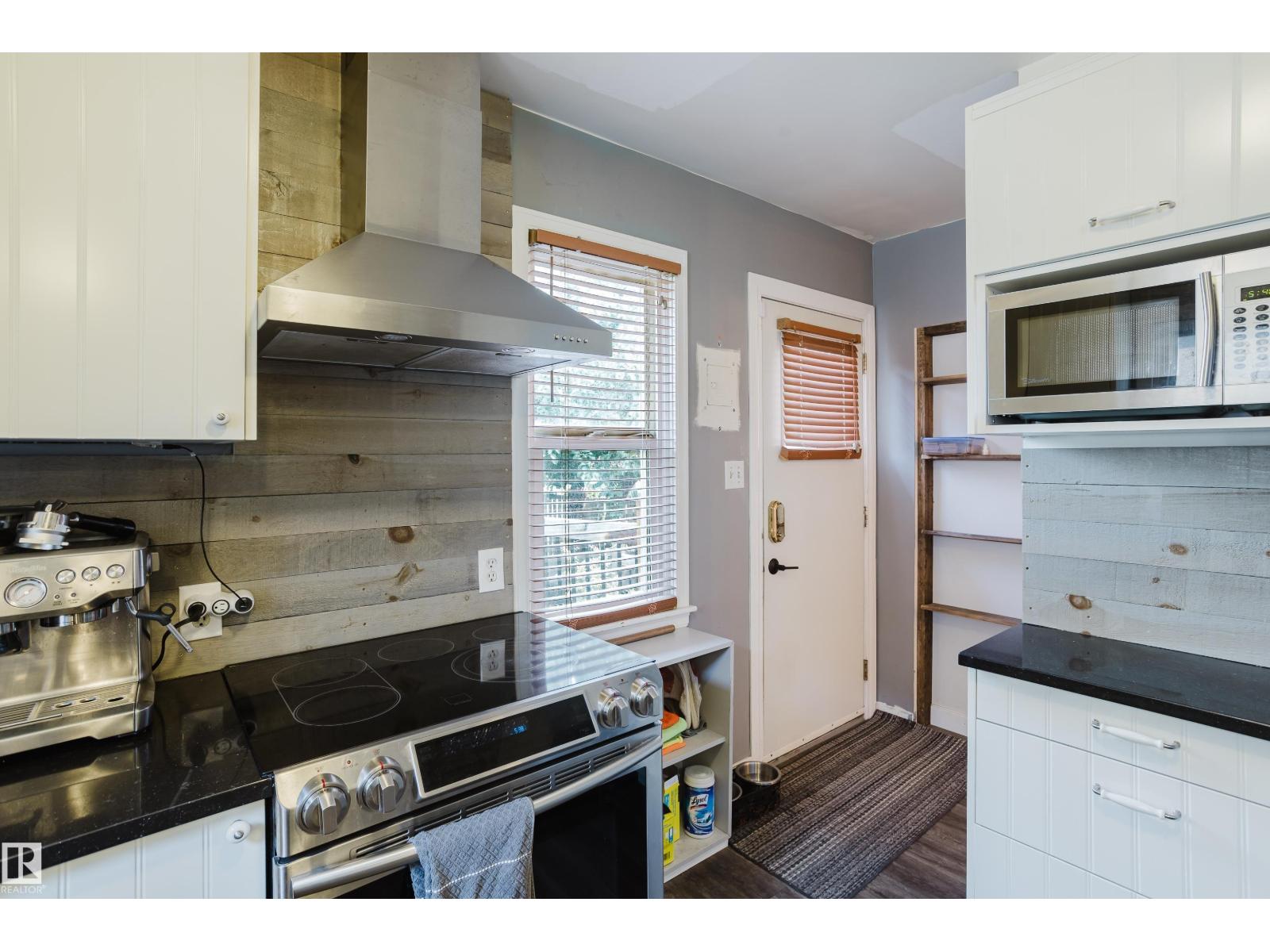 10623 76 Av Nw Property Photo 17