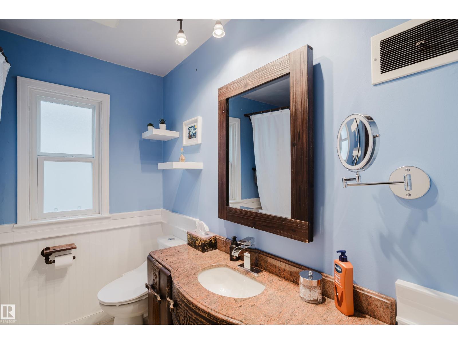 10623 76 Av Nw Property Photo 22
