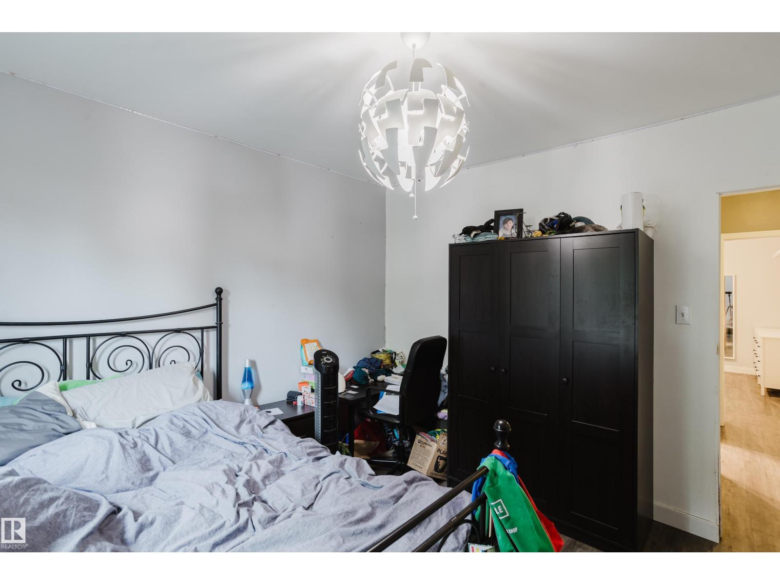 10623 76 Av Nw Property Photo 26