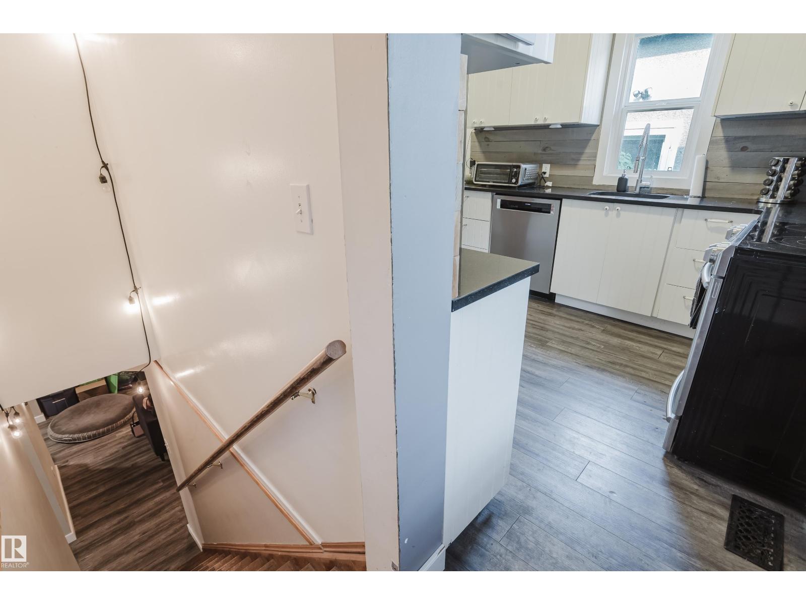 10623 76 Av Nw Property Photo 27