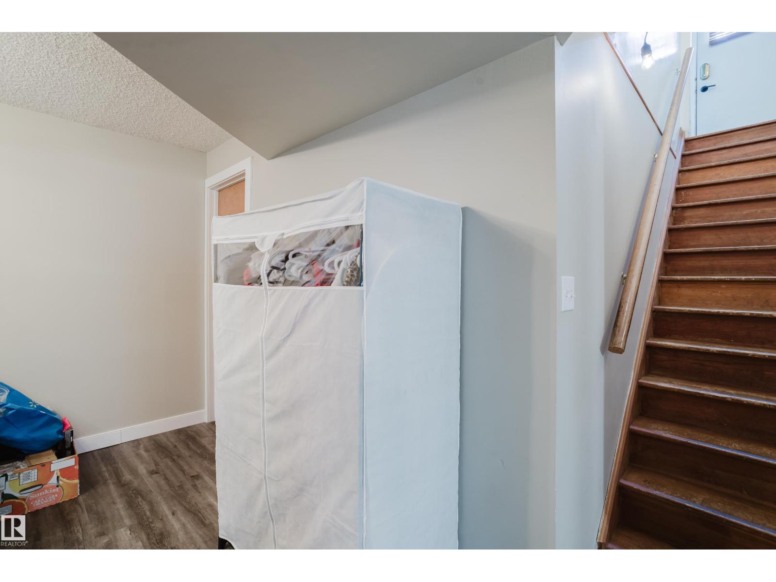 10623 76 Av Nw Property Photo 28