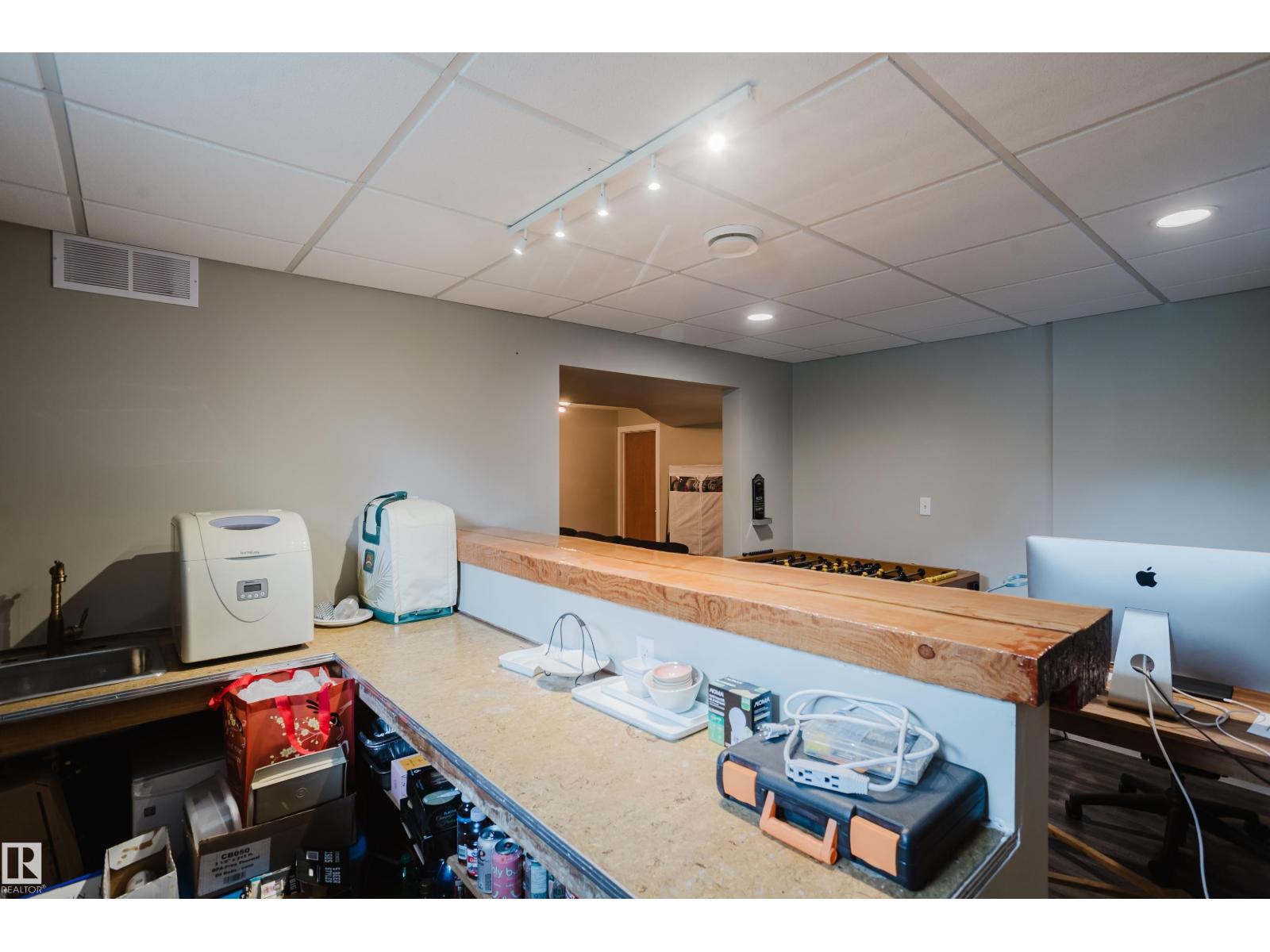10623 76 Av Nw Property Photo 34