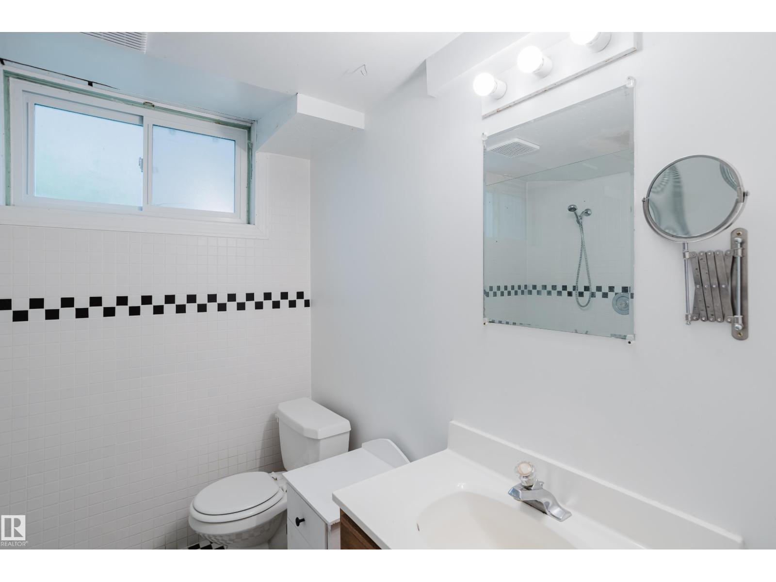 10623 76 Av Nw Property Photo 38