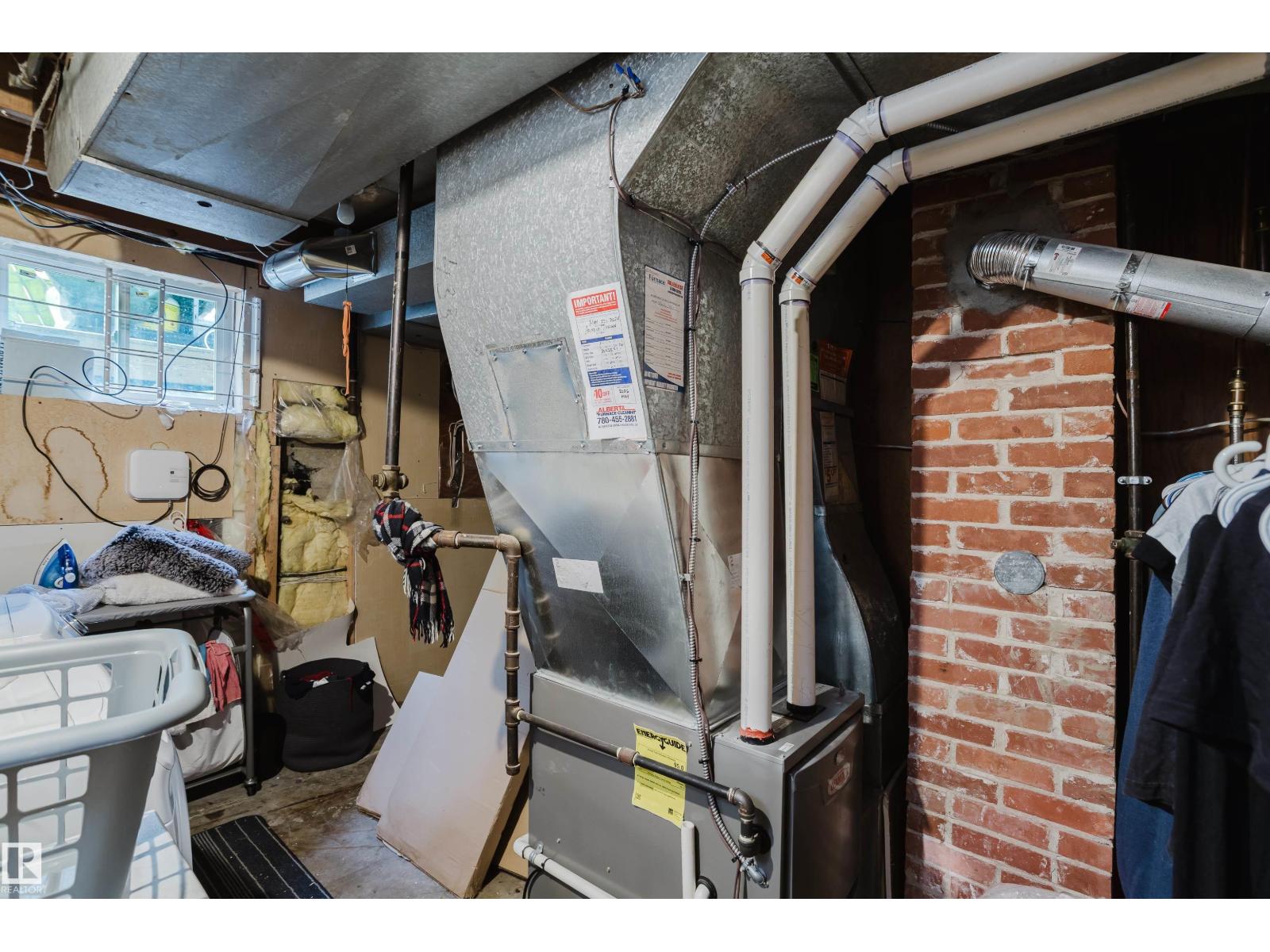 10623 76 Av Nw Property Photo 40