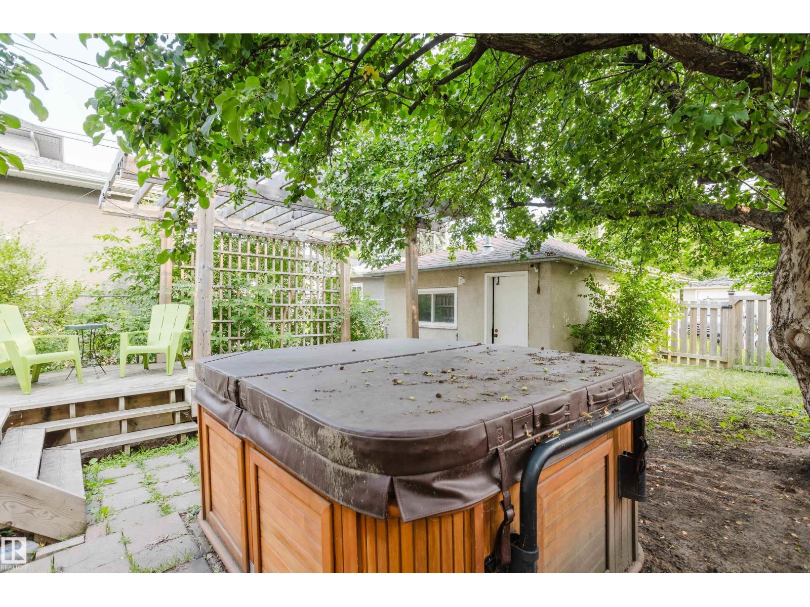 10623 76 Av Nw Property Photo 44