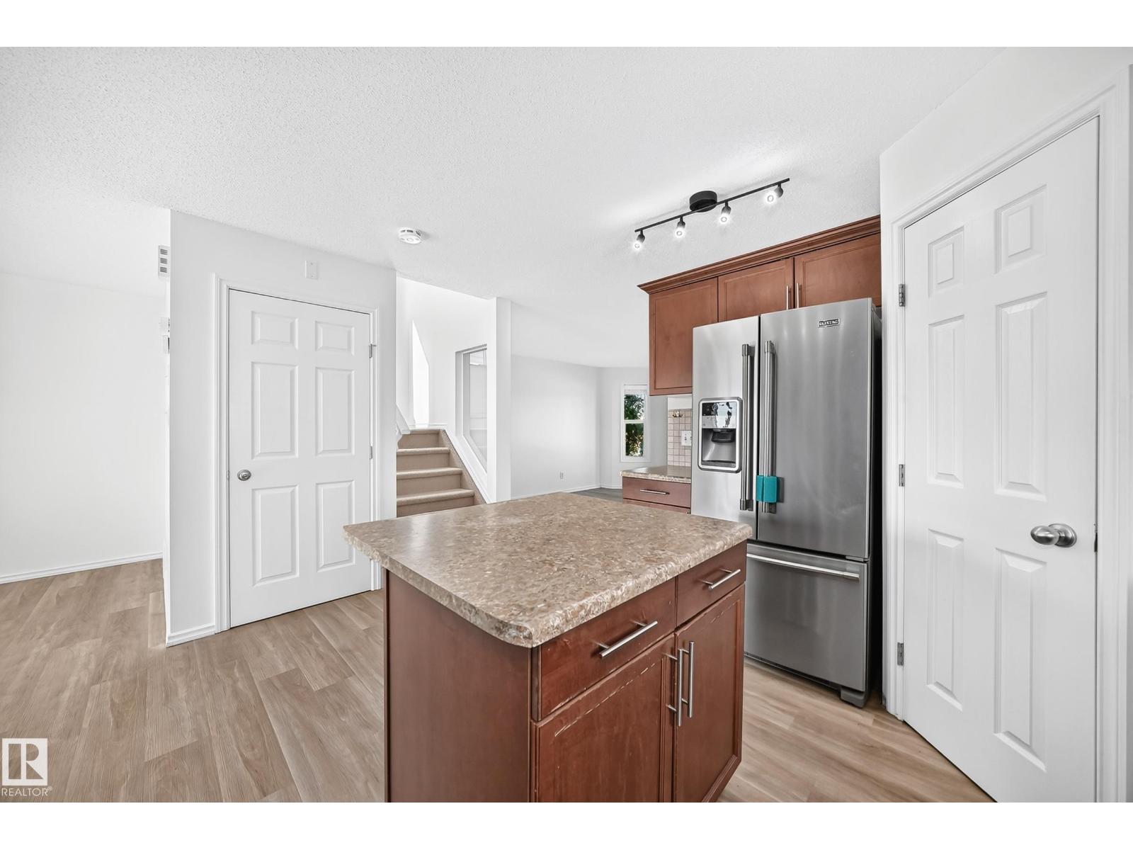 369 Brintnell Bv Nw Nw Property Photo 7