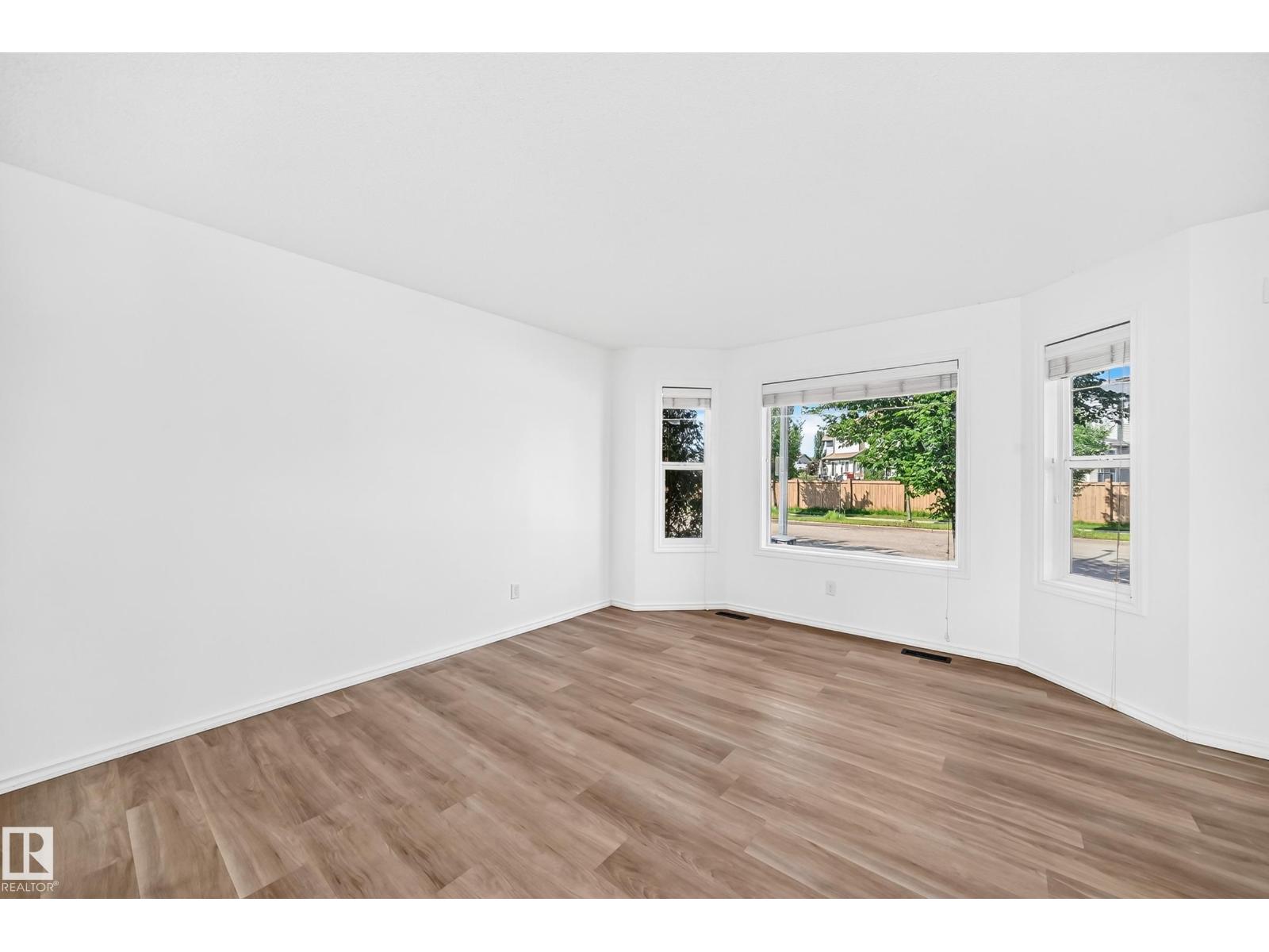 369 Brintnell Bv Nw Nw Property Photo 8