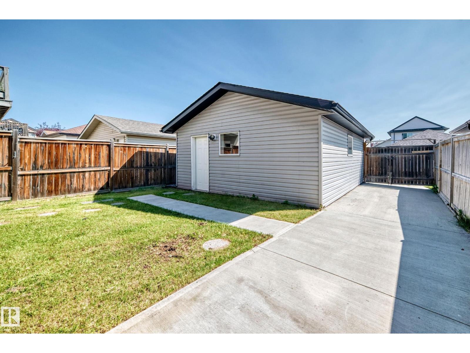 369 Brintnell Bv Nw Nw Property Photo 44