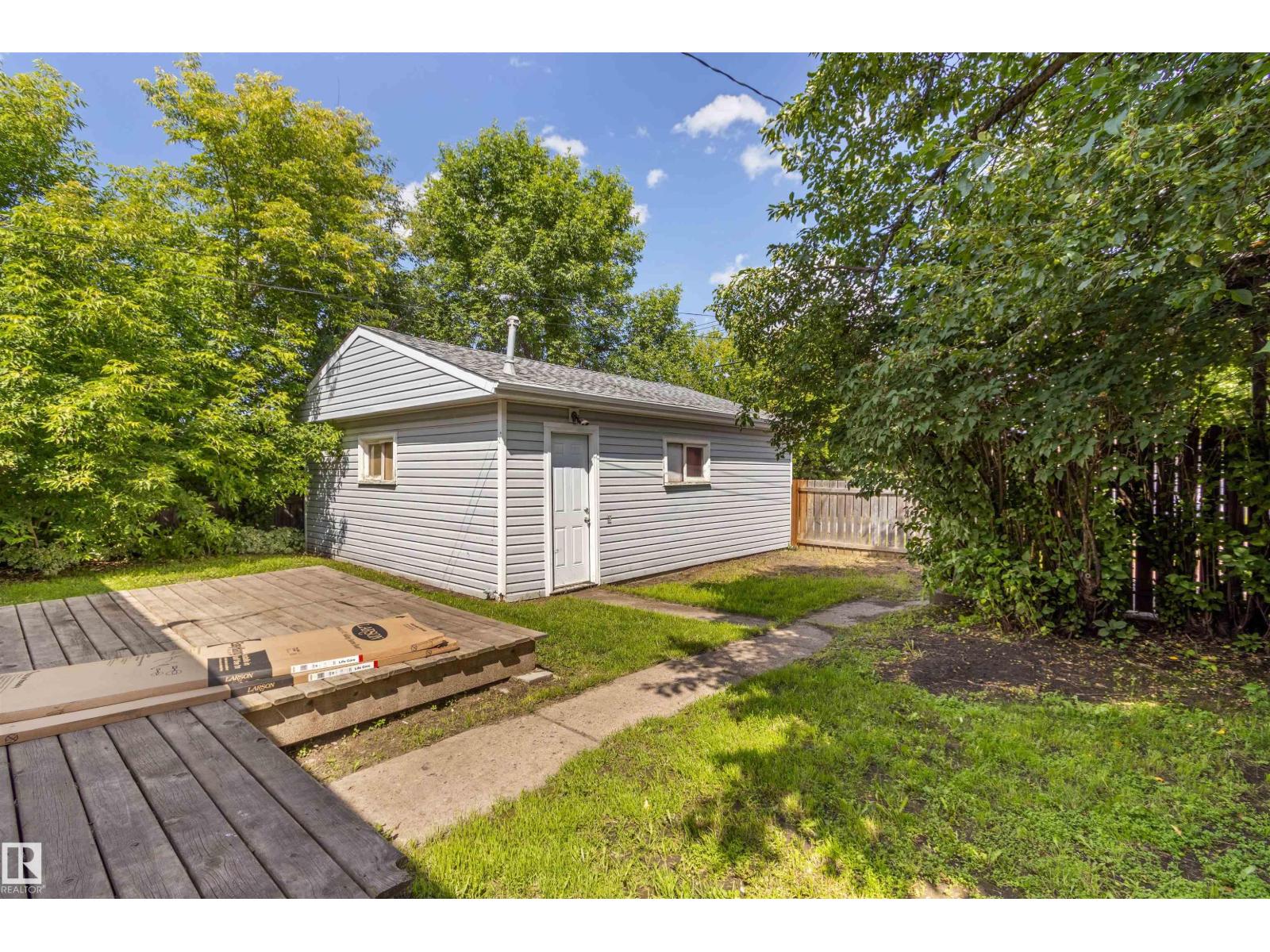 5013 46 St Property Photo 4