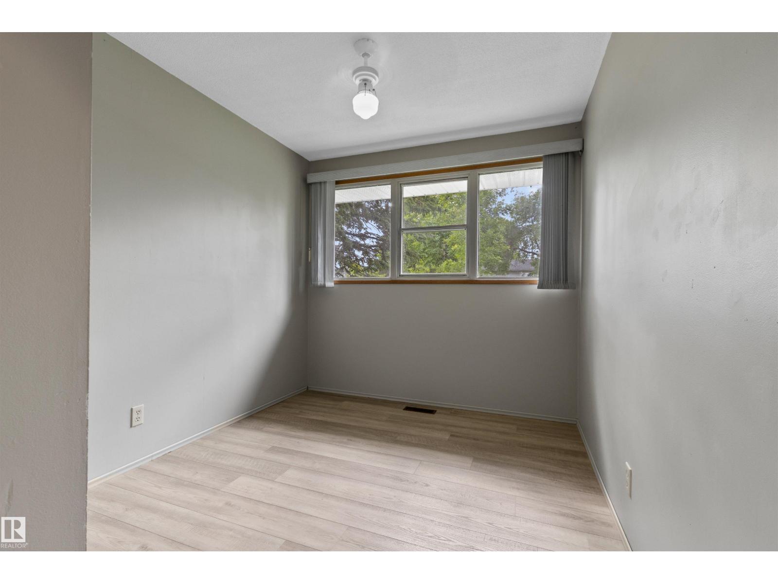 5013 46 St Property Photo 16