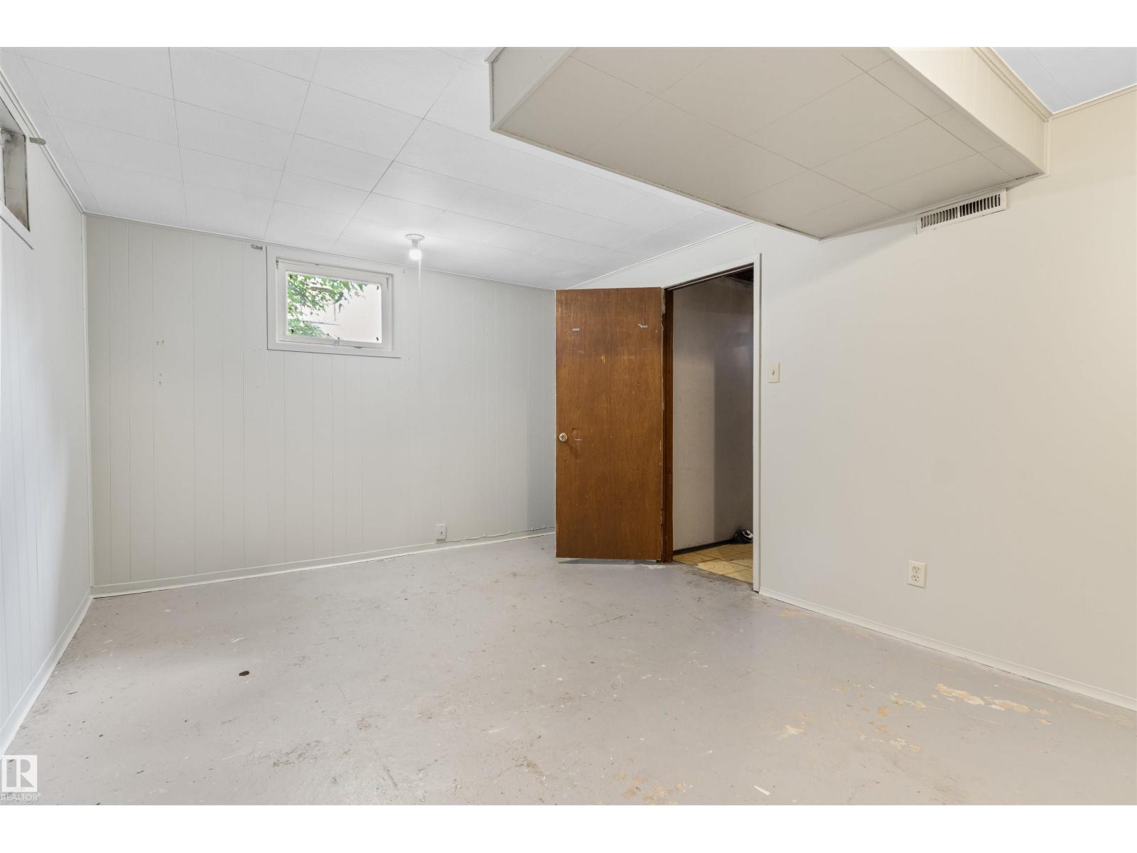 5013 46 St Property Photo 20
