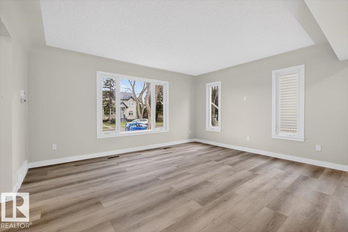 9723 65 Av Nw Property Photo 5