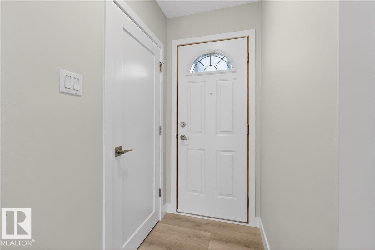 9723 65 Av Nw Property Photo 6