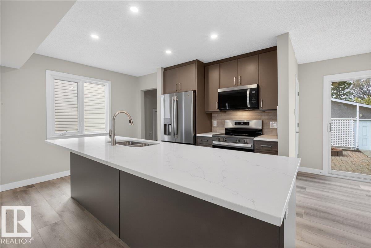 9723 65 Av Nw Property Photo 11
