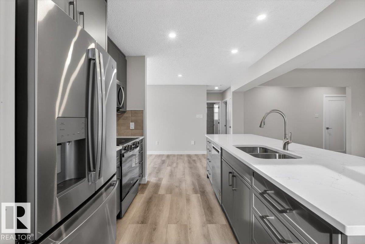 9723 65 Av Nw Property Photo 16