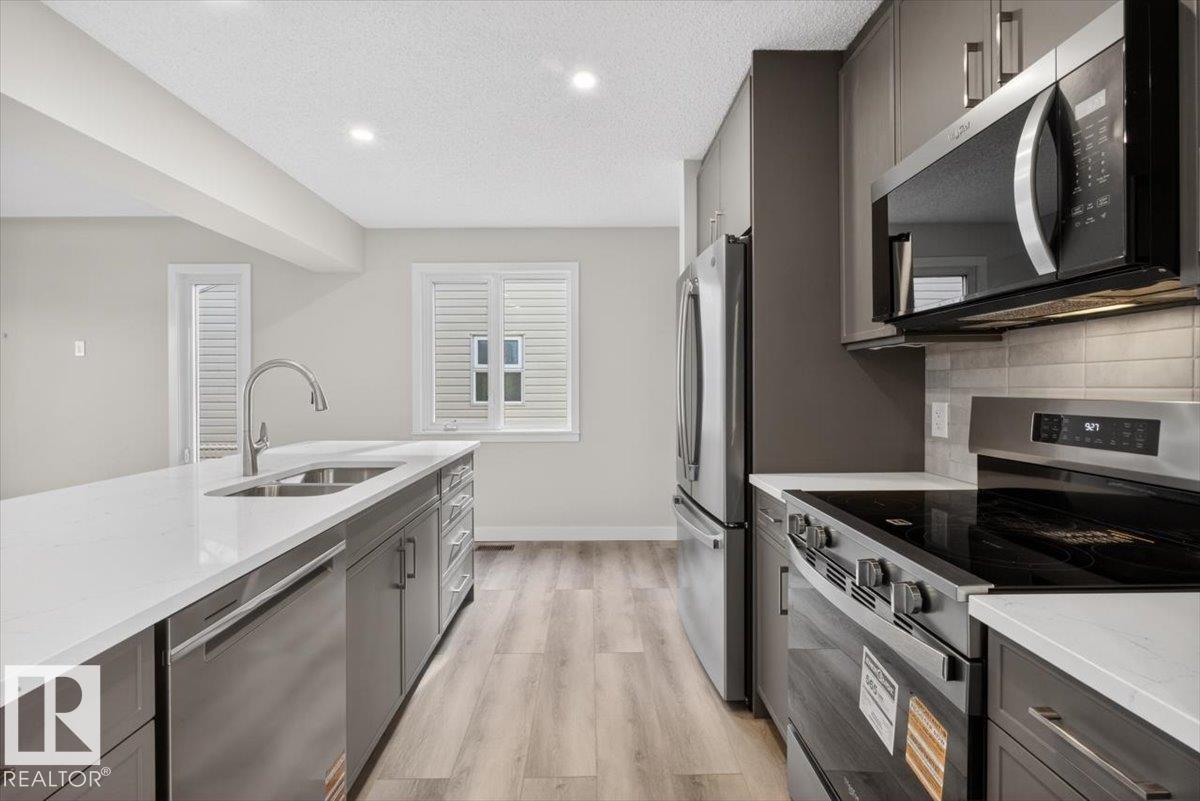 9723 65 Av Nw Property Photo 17