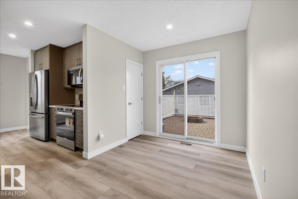 9723 65 Av Nw Property Photo 22
