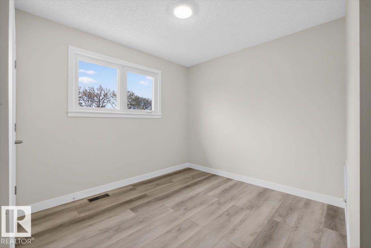 9723 65 Av Nw Property Photo 26