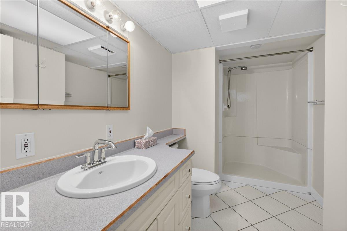 9723 65 Av Nw Property Photo 40