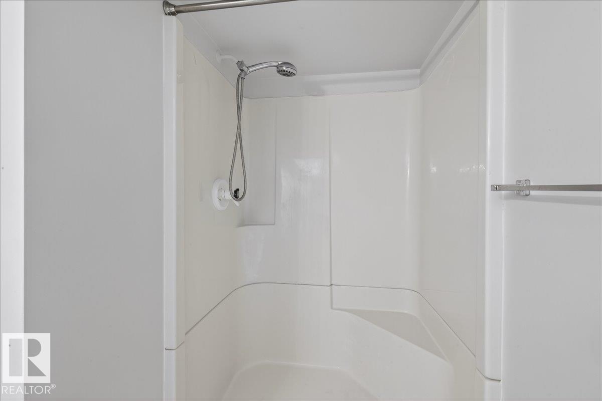 9723 65 Av Nw Property Photo 41