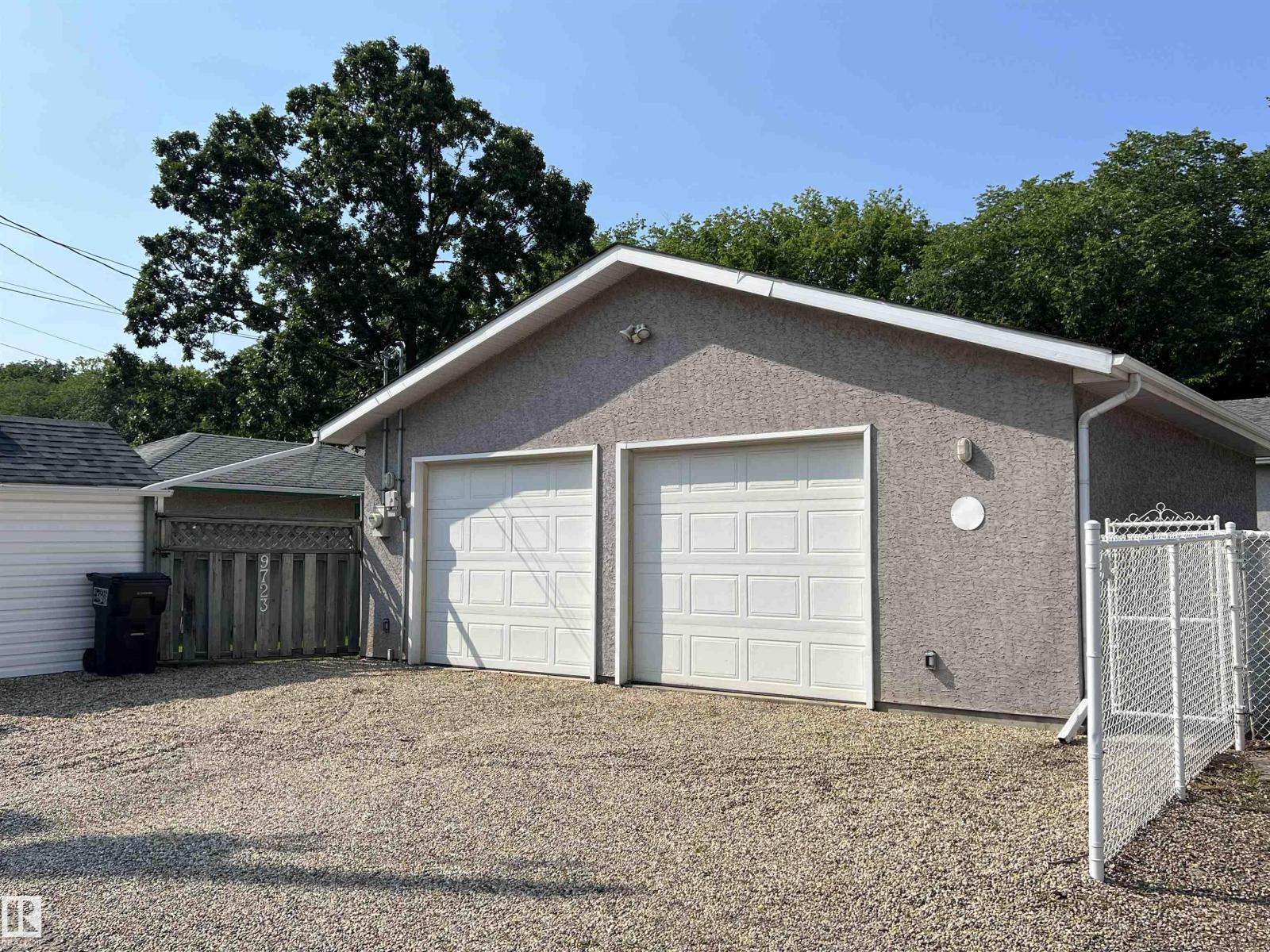 9723 65 Av Nw Property Photo 52