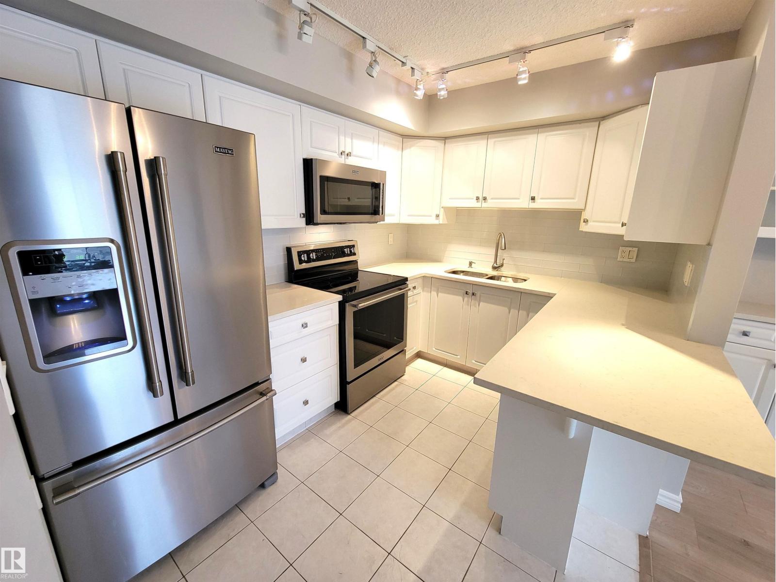 #1002 9741 110 St Nw Property Photo 5