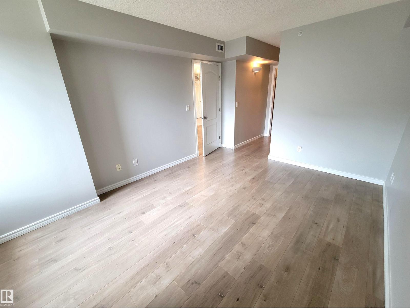 #1002 9741 110 St Nw Property Photo 14