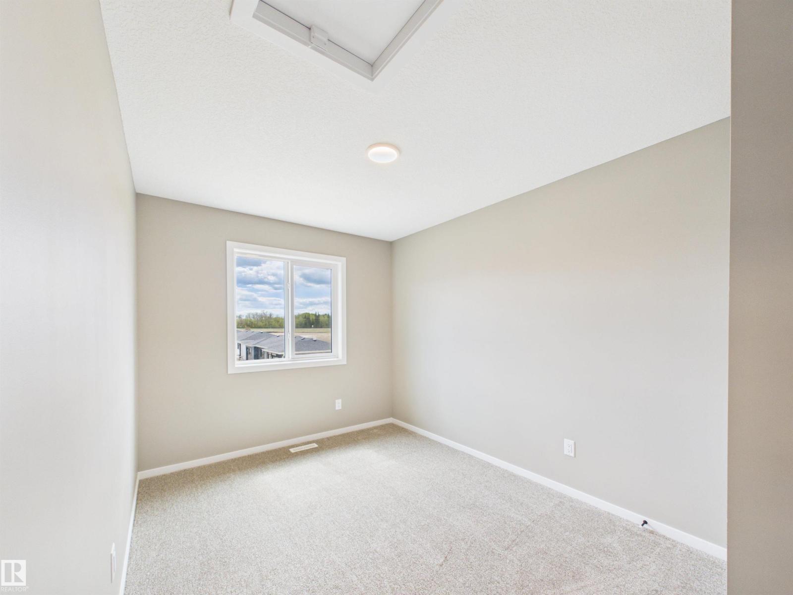 1098 Mcleod Av Property Photo 22