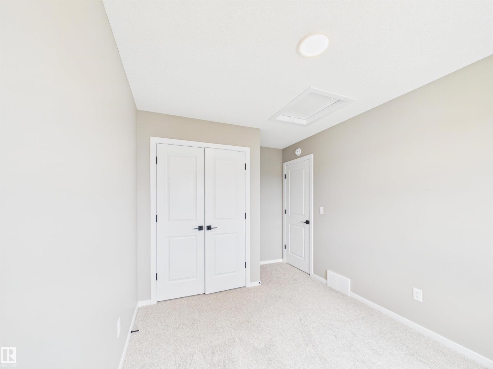 1098 Mcleod Av Property Photo 23