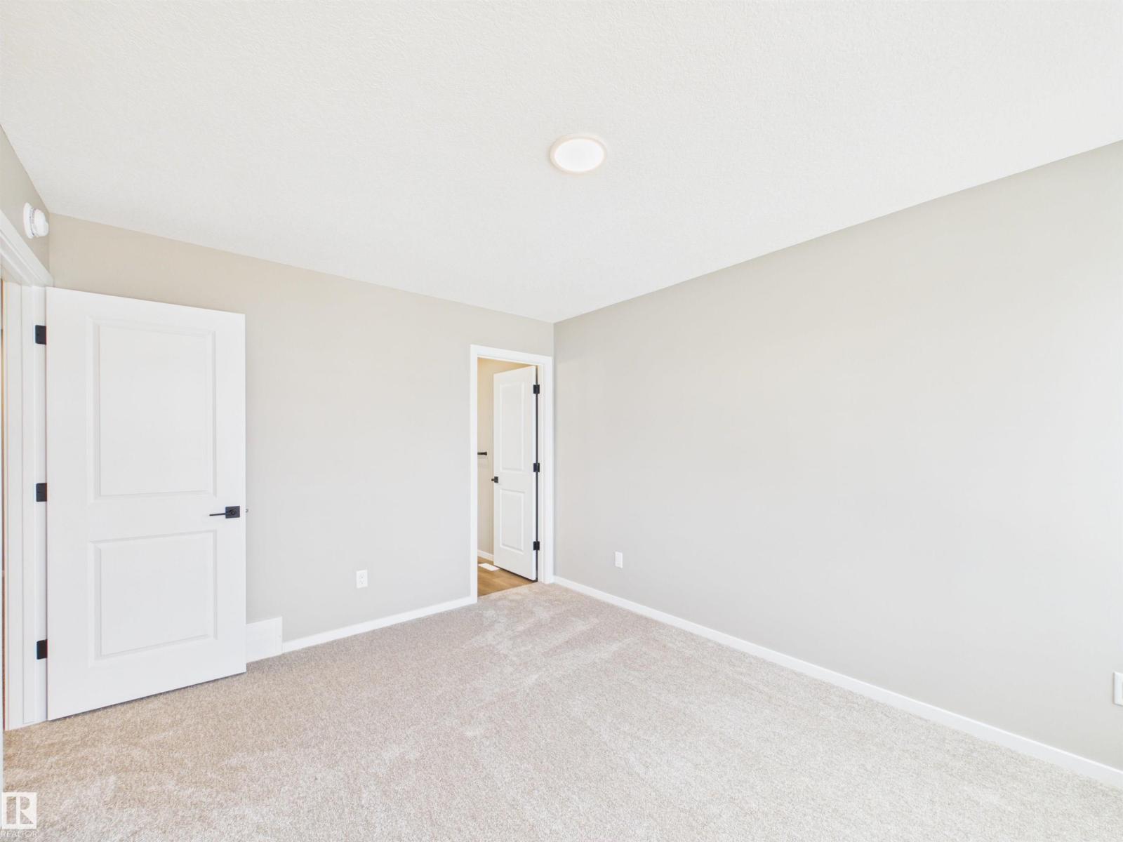 1098 Mcleod Av Property Photo 27