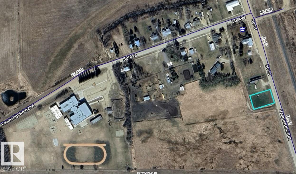 4902 50 Street Property Photo 2