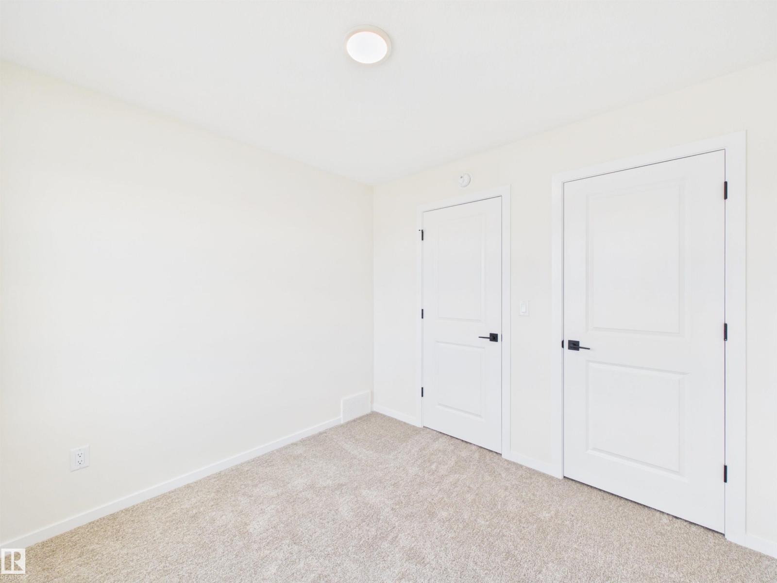 1096 Mcleod Av Property Photo 21