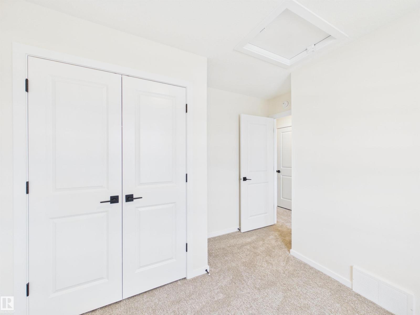 1096 Mcleod Av Property Photo 28