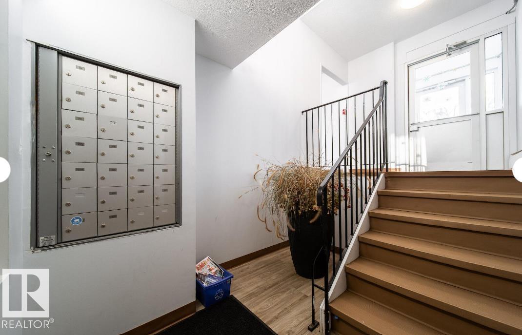 3312 105 Av Nw Property Photo 9